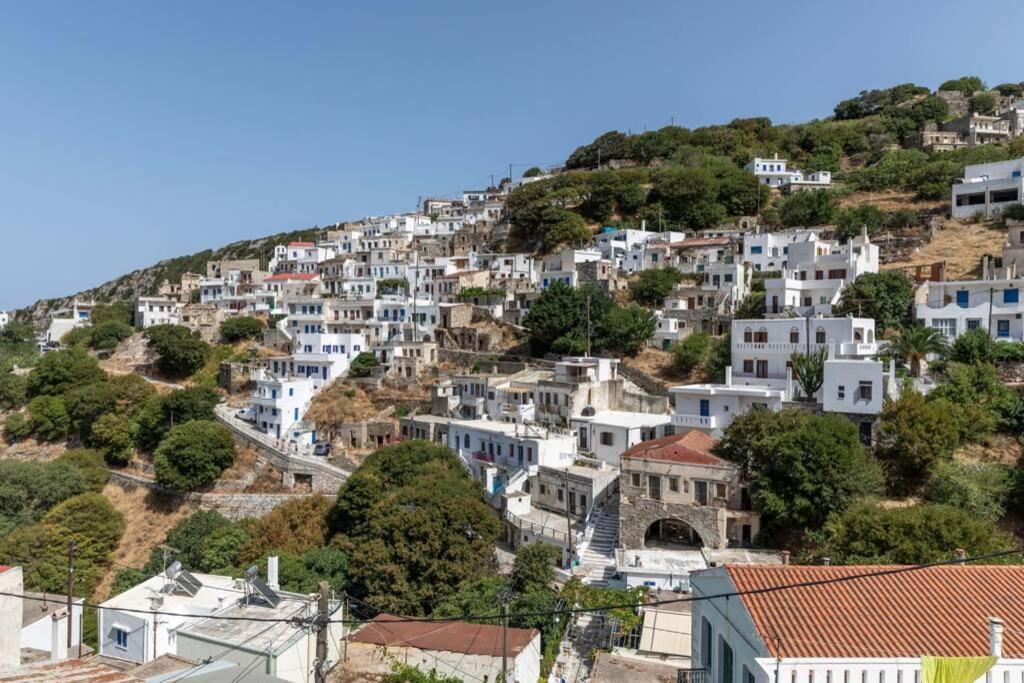 Δροσιά Villa Koronos Exterior photo